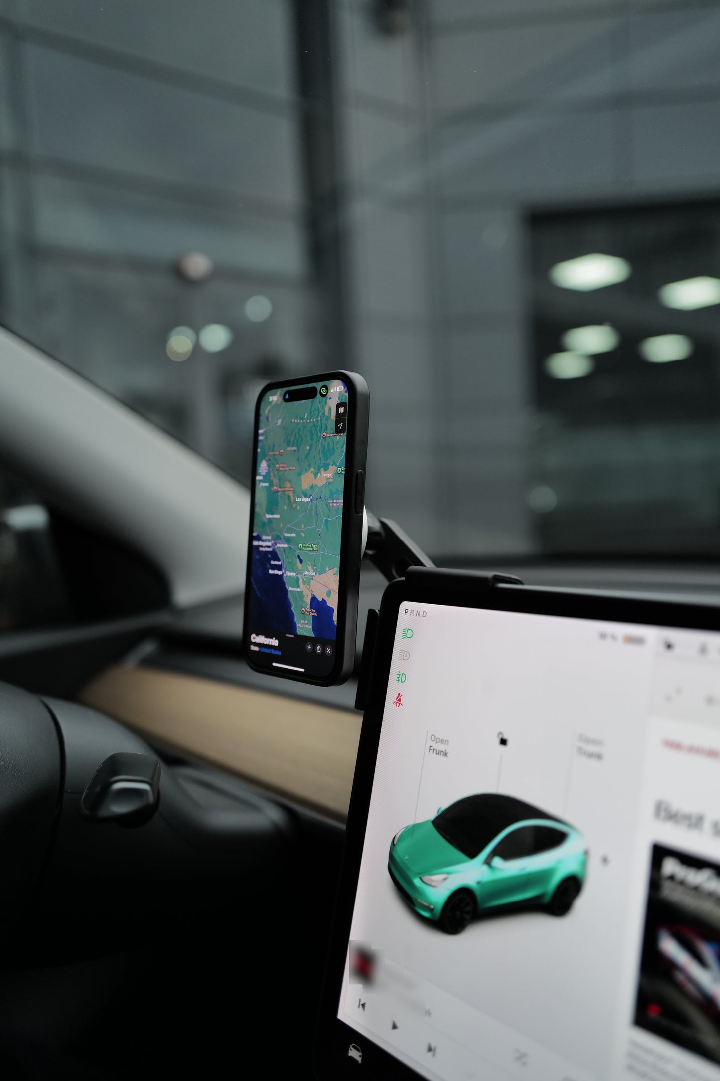 QuietGuard™ MagSafe Phone Holder